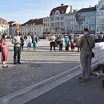 Galeria - Różaniec na szaniec - publiczny różaniec na Starym Rynku, 13 września 2020 r./fot. Anna Kopeć