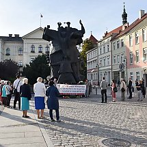 Galeria - Różaniec na szaniec - publiczny różaniec na Starym Rynku, 13 września 2020 r./fot. Anna Kopeć