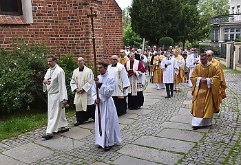 Procesje Bożego Ciała przeszły wokół świątyń i ulicami [ZDJĘCIA]