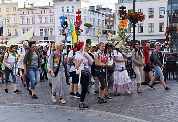 Pielgrzymi z Bydgoszczy znowu w drodze [ZDJĘCIA]