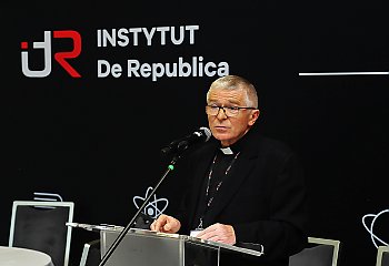 Naukowcy o działalności jezuitów na przestrzeni wieków