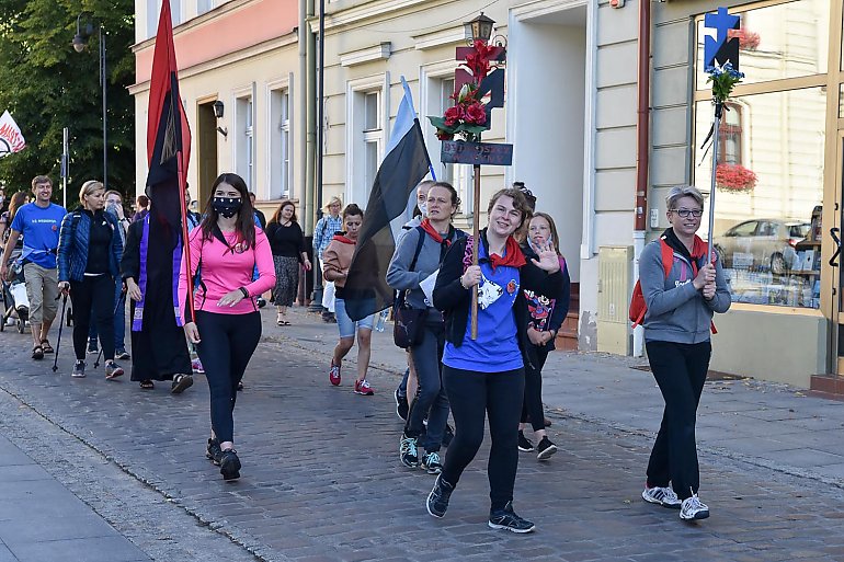 Do Maryi idą piątkami. Bydgoska pielgrzymka już w drodze