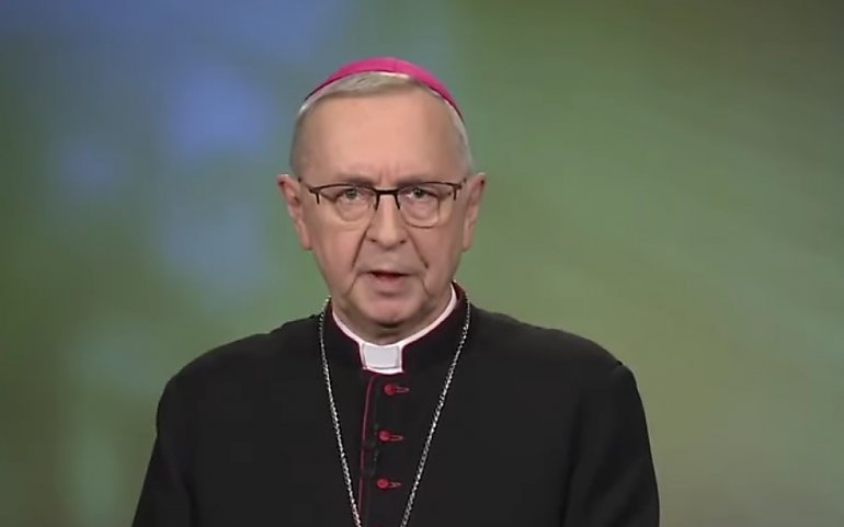 Abp. Gądecki apeluje o pomoc humanitarną migrantom