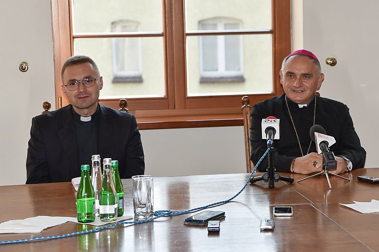 Biskup nie potrzebuje potakiwaczy. Pragnie szczerych rozmów z wiernymi i księżmi