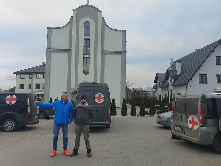 Dojechali z transportem do Lwowa, przywieźli uchodźców. W poniedziałek znów ruszają